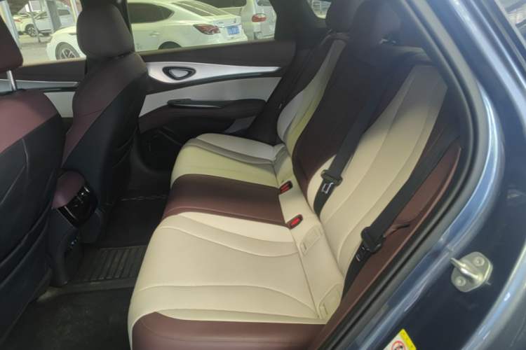 Used BYD Seal 07 DM-i 2025 Intelligent Driving Version DM-i 1.5L 125 km Prestige Edition Left Rear Seat