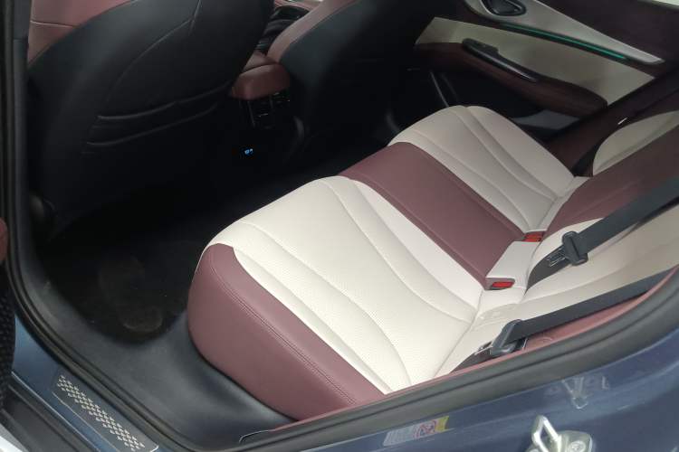 Used BYD Seal 07 DM-i 2025 Intelligent Driving Version DM-i 1.5L 125 km Prestige Edition Left Rear Seat