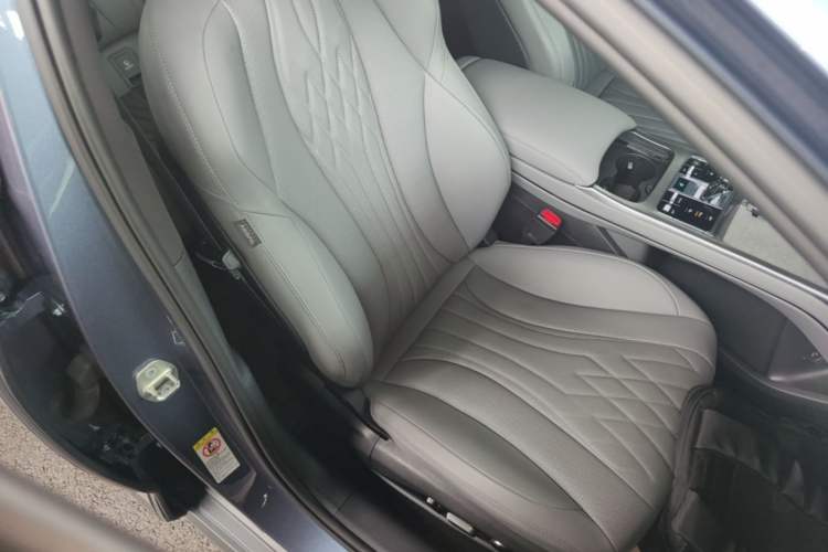 Used BYD Seal 07 DM-i 2025 DM-i 1.5T 125km Flagship Model Right Front Seat