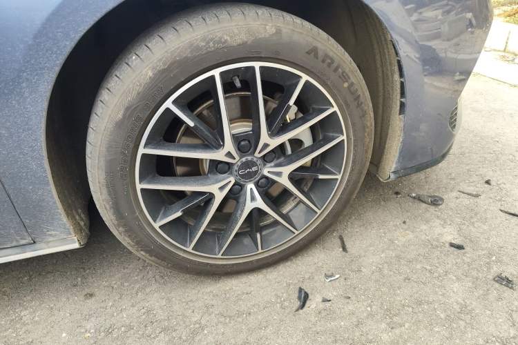 Used BYD Seal 07 DM-i 2025 DM-i 1.5L 125km Luxury Model Right Front Wheel Hub
