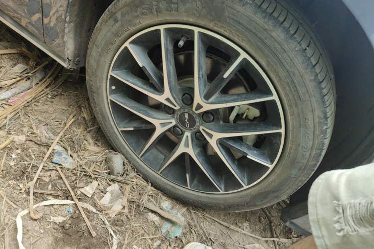Used BYD Seal 07 DM-i 2025 DM-i 1.5L 125km Prestige Model Right Front Wheel Hub