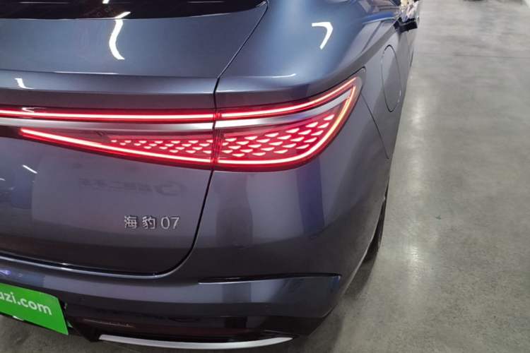 Used BYD Seal 07 DM-i 2025 DM-i 1.5L 125km Luxury Model Right Rear Taillight