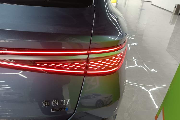 Used BYD Seal 07 DM-i 2025 Intelligent Driving Version DM-i 1.5L 125 km Prestige Edition Right Rear Taillight