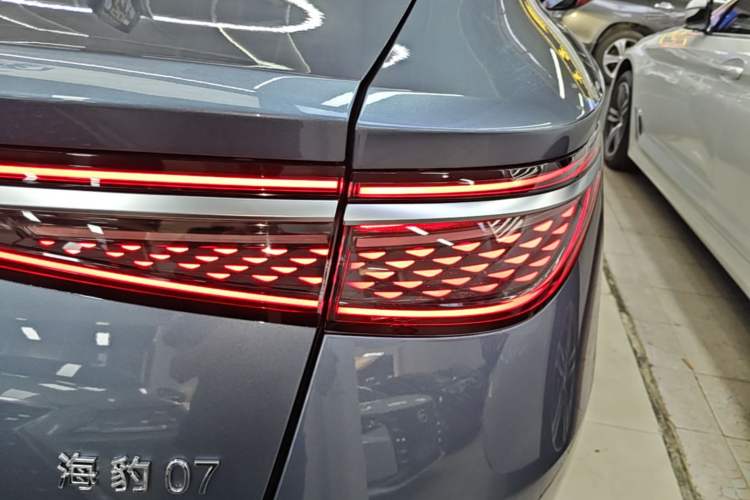 Used BYD Seal 07 DM-i 2025 DM-i 1.5L 125km Luxury Model Right Rear Taillight