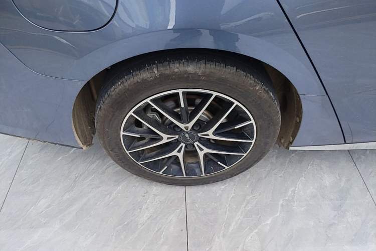 Used BYD Seal 07 DM-i 2025 DM-i 1.5L 125km Elite Model Right Rear Wheel Hub