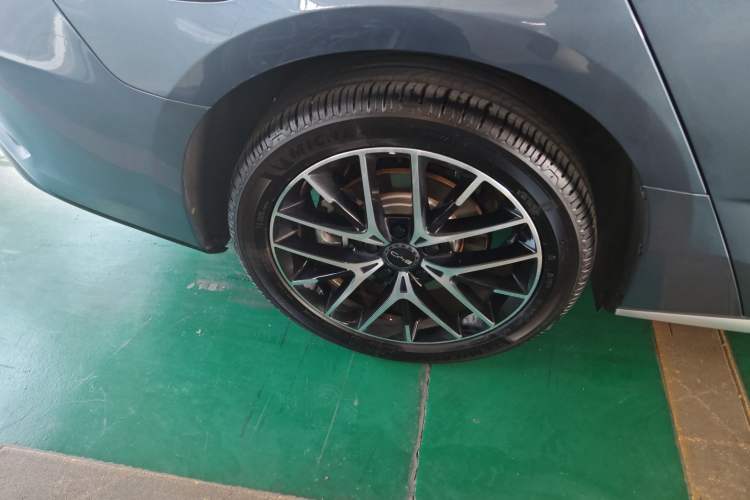 Used BYD Seal 07 DM-i 2025 DM-i 1.5L 125km Prestige Model Right Rear Wheel Hub