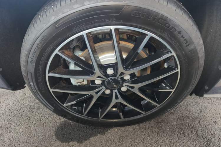 Used BYD Seal 07 DM-i 2025 DM-i 1.5T 125km Flagship Model Right Rear Wheel Hub