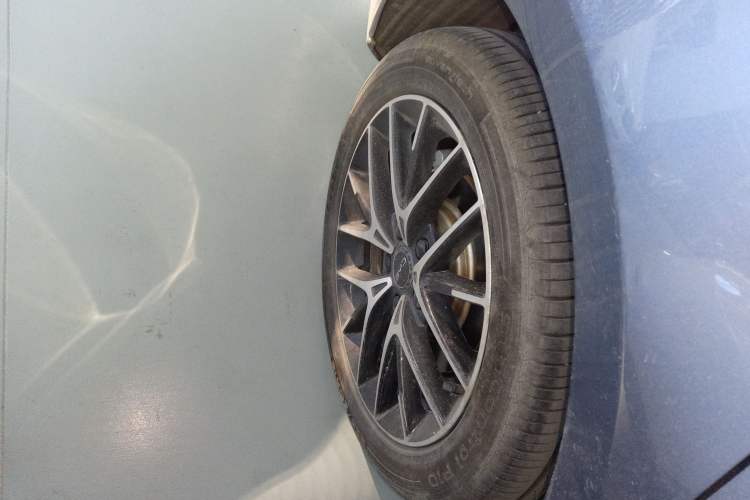 Used BYD Seal 07 DM-i 2025 DM-i 1.5L 125km Elite Model Right Rear Wheel Hub