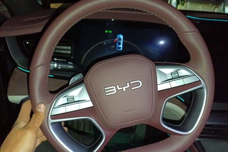 Used BYD Seal 07 DM-i 2025 Intelligent Driving Version DM-i 1.5L 125 km Luxury Edition Steering Wheel