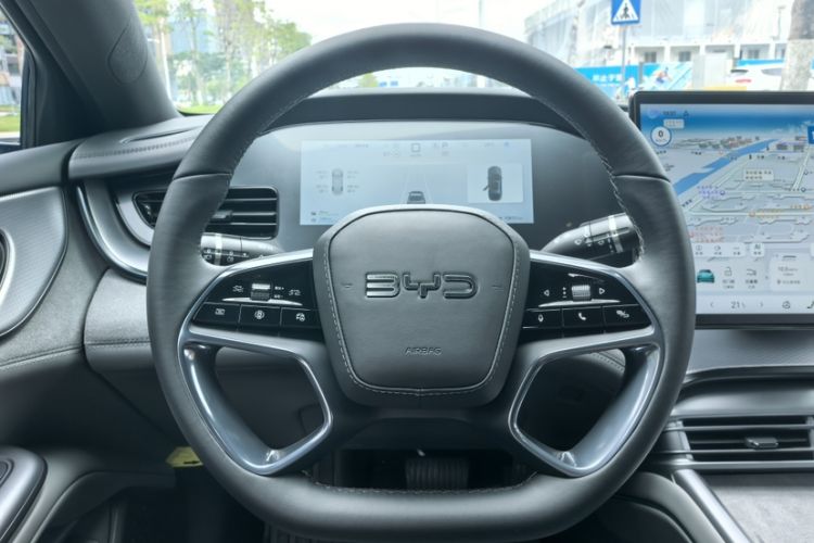 Used BYD Seal 07 DM-i 2025 DM-i 1.5L 125km Luxury Model Steering Wheel