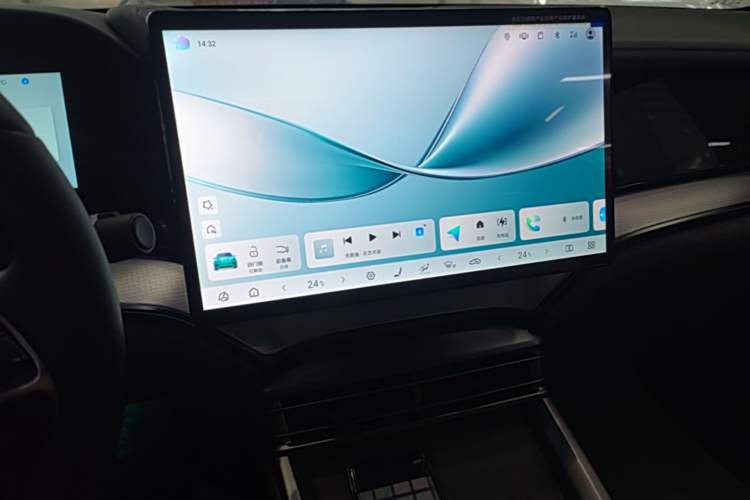 Used BYD Seal 07 DM-i 2025 DM-i 1.5T 125km Flagship Model Audio And AC Panel