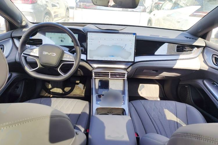 Used BYD Seal 07 DM-i 2025 Intelligent Driving Version DM-i 1.5T 125 km Range Flagship Edition Center Console