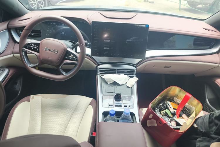 Used BYD Seal 07 DM-i 2025 DM-i 1.5L 125km Luxury Model Center Console