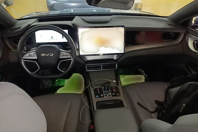 Used BYD Seal 07 DM-i 2025 Intelligent Driving Version DM-i 1.5L 125 km Prestige Edition Center Console