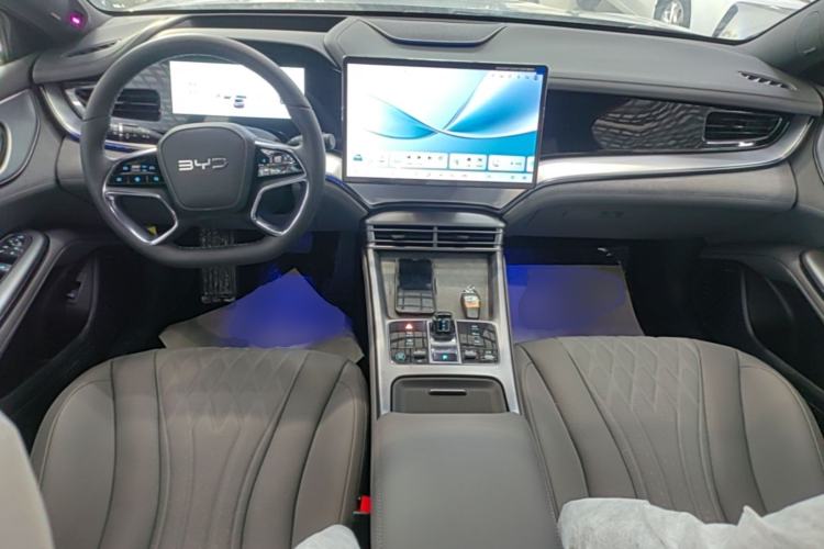 Used BYD Seal 07 DM-i 2025 DM-i 1.5T 125km Flagship Model Center Console