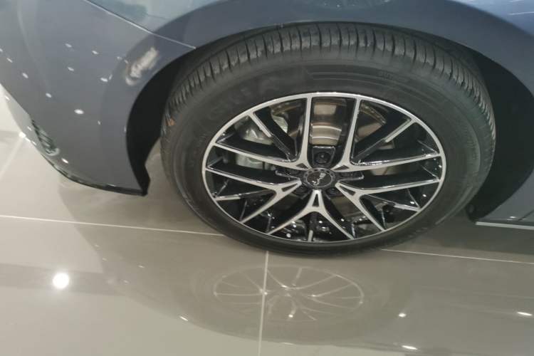 Used BYD Seal 07 DM-i 2025 DM-i 1.5L 125km Prestige Model Exterior 4