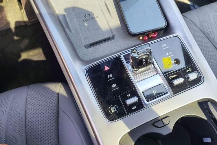 Used BYD Seal 07 DM-i 2025 Intelligent Driving Version DM-i 1.5T 125 km Range Flagship Edition Gear Lever
