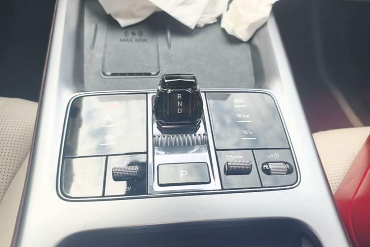Used BYD Seal 07 DM-i 2025 DM-i 1.5L 125km Luxury Model Gear Lever