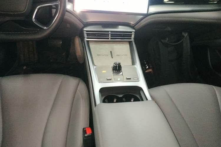 Used BYD Seal 07 DM-i 2025 DM-i 1.5L 125km Elite Model Gear Lever