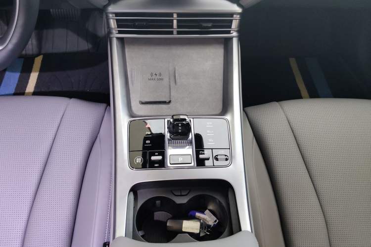 Used BYD Seal 07 DM-i 2025 Intelligent Driving Version DM-i 1.5L 125 km Prestige Edition Gear Lever