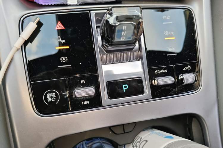 Used BYD Seal 07 DM-i 2025 DM-i 1.5L 125km Luxury Model Gear Lever