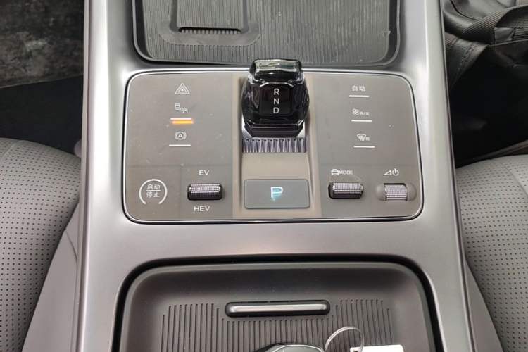 Used BYD Seal 07 DM-i 2025 DM-i 1.5L 125km Elite Model Gear Lever
