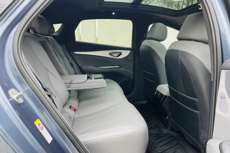 Used BYD Seal 07 DM-i 2025 Intelligent Driving Version DM-i 1.5L 125 km Prestige Edition Interior 11