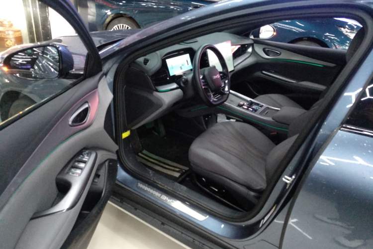 Used BYD Seal 07 DM-i 2025 DM-i 1.5T 125km Flagship Model Interior 3