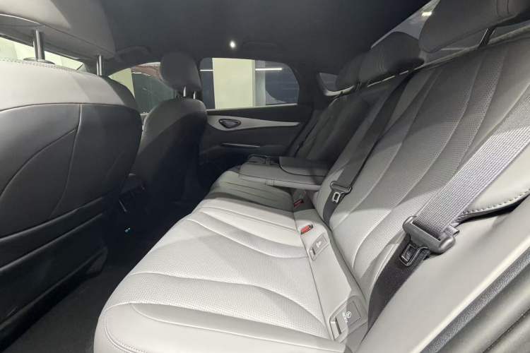 Used BYD Seal 07 DM-i 2025 DM-i 1.5L 125km Elite Model Interior 4
