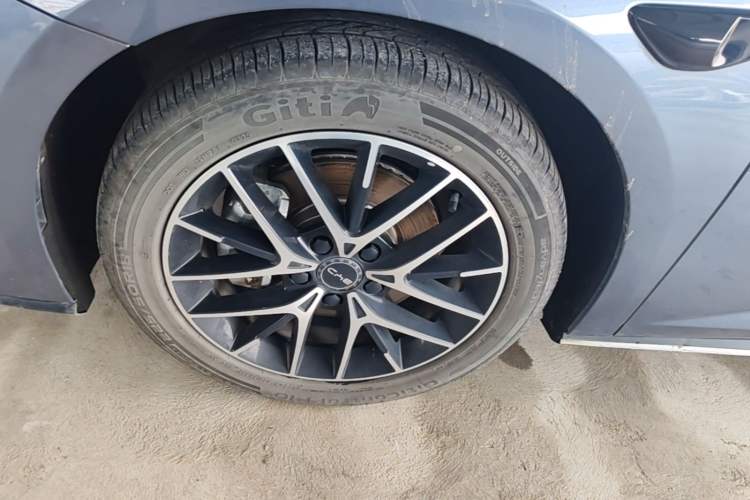 Used BYD Seal 07 DM-i 2025 Intelligent Driving Version DM-i 1.5L 125 km Prestige Edition Left Front Wheel Hub