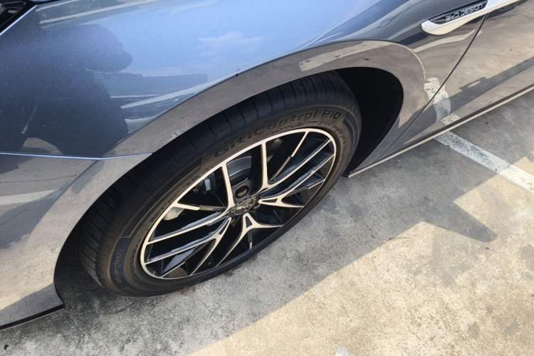 Used BYD Seal 07 DM-i 2025 DM-i 1.5L 125km Luxury Model Left Front Wheel Hub