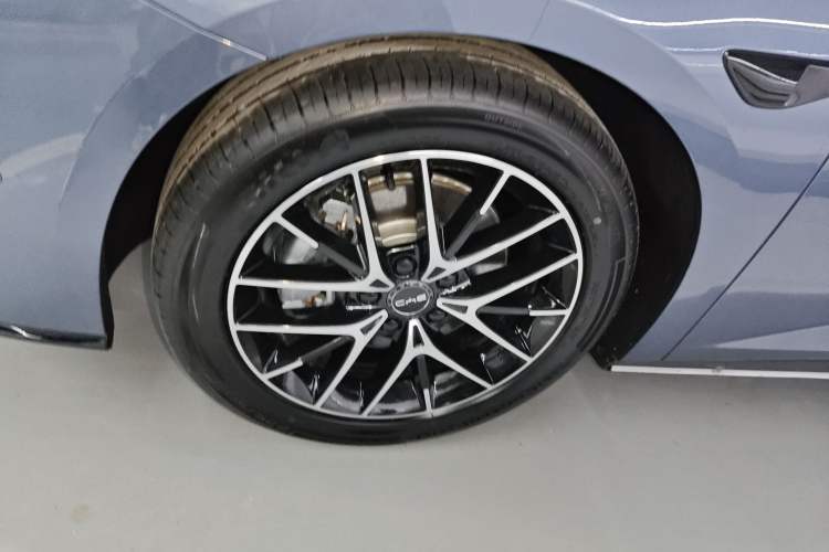Used BYD Seal 07 DM-i 2025 Intelligent Driving Version DM-i 1.5L 125 km Prestige Edition Left Front Wheel Hub