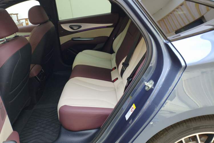 Used BYD Seal 07 DM-i 2025 Intelligent Driving Version DM-i 1.5L 125 km Prestige Edition Left Rear Seat