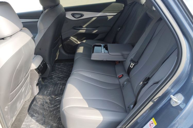 Used BYD Seal 07 DM-i 2025 Intelligent Driving Version DM-i 1.5L 125 km Prestige Edition Left Rear Seat