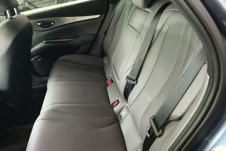 Used BYD Seal 07 DM-i 2025 Intelligent Driving Version DM-i 1.5L 125 km Prestige Edition Left Rear Seat