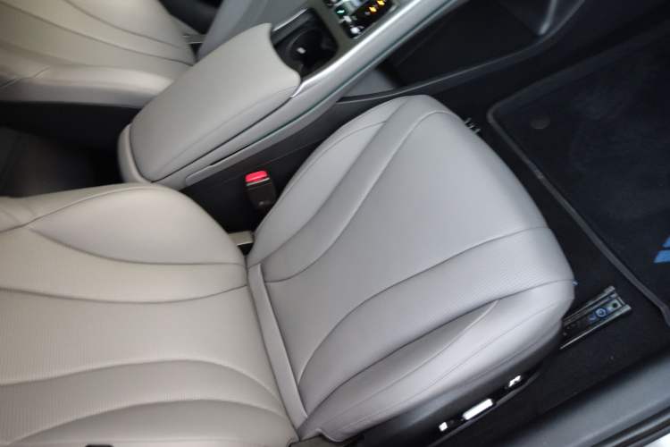 Used BYD Seal 07 DM-i 2025 DM-i 1.5L 125km Prestige Model Right Front Seat
