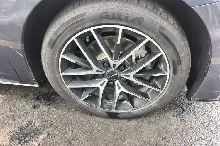 Used BYD Seal 07 DM-i 2025 Intelligent Driving Version DM-i 1.5L 125 km Luxury Edition Right Front Wheel Hub