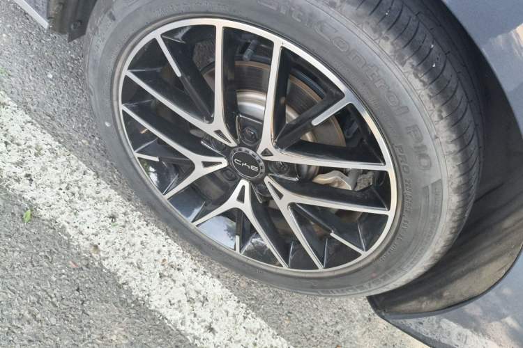 Used BYD Seal 07 DM-i 2025 DM-i 1.5L 125km Prestige Model Right Front Wheel Hub
