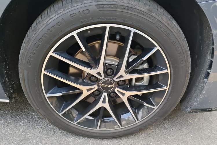 Used BYD Seal 07 DM-i 2025 DM-i 1.5L 125km Luxury Model Right Front Wheel Hub