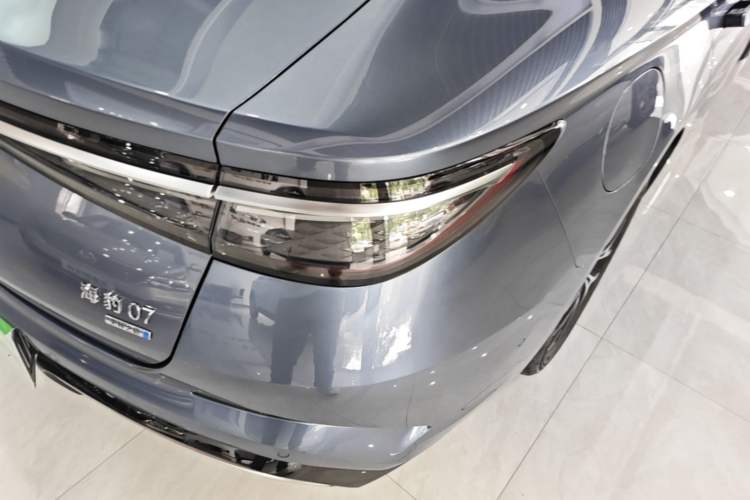 Used BYD Seal 07 DM-i 2025 Intelligent Driving Version DM-i 1.5L 125 km Prestige Edition Right Rear Taillight