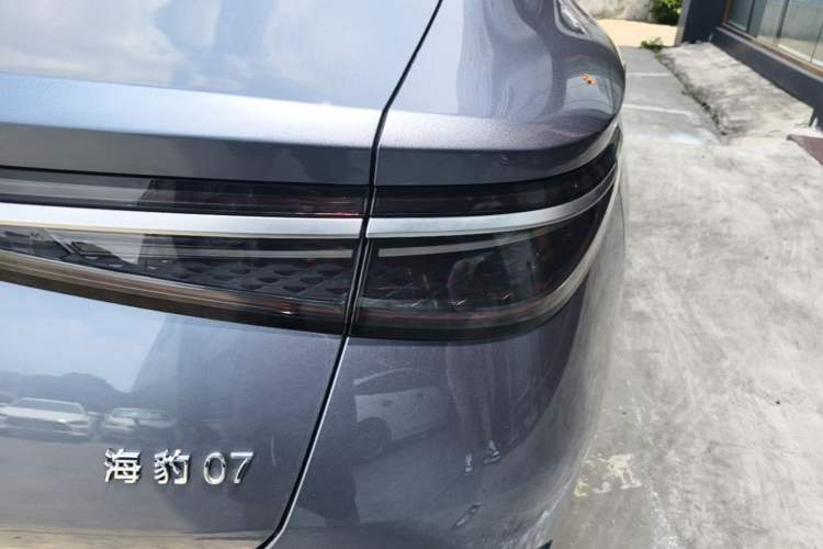 Used BYD Seal 07 DM-i 2025 DM-i 1.5L 125km Luxury Model Right Rear Taillight