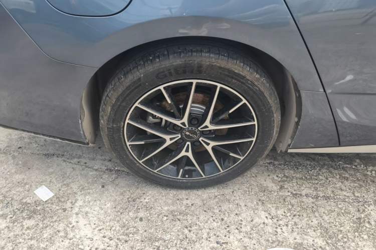 Used BYD Seal 07 DM-i 2025 DM-i 1.5L 125km Luxury Model Right Rear Wheel Hub