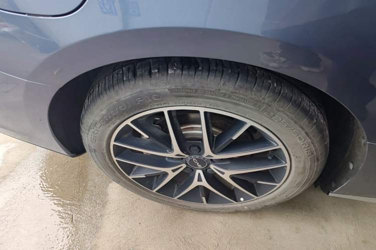 Used BYD Seal 07 DM-i 2025 Intelligent Driving Version DM-i 1.5L 125 km Prestige Edition Right Rear Wheel Hub