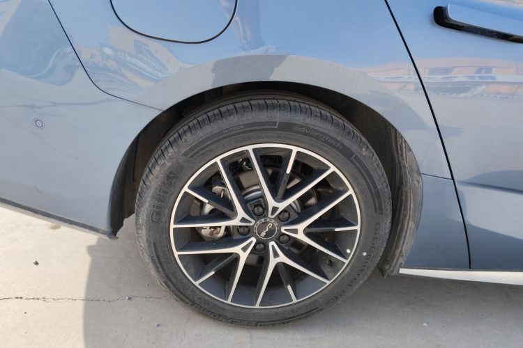 Used BYD Seal 07 DM-i 2025 Intelligent Driving Version DM-i 1.5L 125 km Prestige Edition Right Rear Wheel Hub