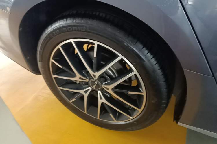 Used BYD Seal 07 DM-i 2025 Intelligent Driving Version DM-i 1.5L 125 km Prestige Edition Right Rear Wheel Hub