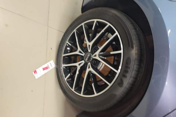 Used BYD Seal 07 DM-i 2025 DM-i 1.5L 125km Luxury Model Right Rear Wheel Hub
