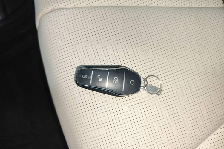 Used BYD Seal 07 DM-i 2025 Intelligent Driving Version DM-i 1.5L 125 km Prestige Edition Vehicle Key