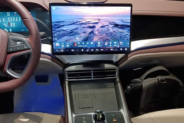 Used BYD Seal 07 DM-i 2025 Intelligent Driving Version DM-i 1.5L 125 km Luxury Edition Audio And AC Panel