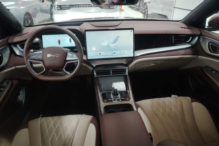 Used BYD Seal 07 DM-i 2025 DM-i 1.5T 125km Flagship Model Center Console