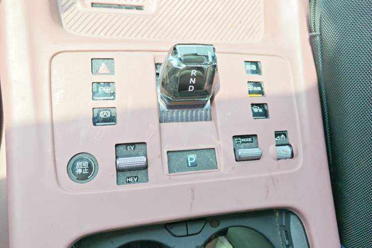 Used BYD Seal 07 DM-i 2025 Intelligent Driving Version DM-i 1.5L 125 km Luxury Edition Gear Lever